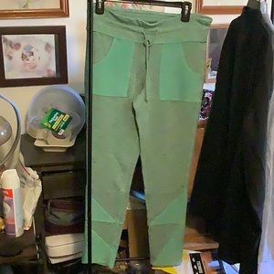Kyoto Free People green leggings in grass green size is large with solid green